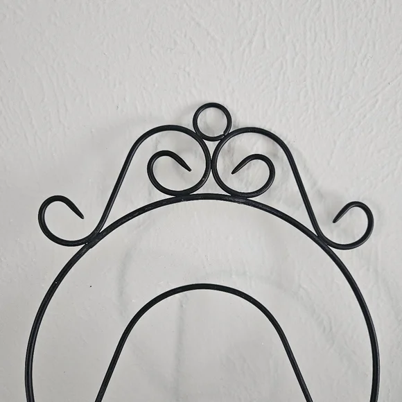 Vintage Black Ornate Round Single Plate Wall Display Holder - Picture 2 of 5